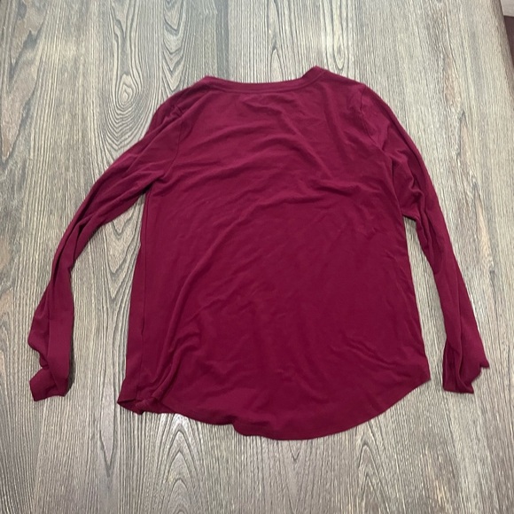 So Favorite V-Neck Top Long Sleeve Jersey Knit Stretch Pullover Red Size Small - Picture 4 of 4